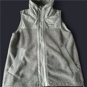 Under Armour Women's Light Gray Sherpa Vest